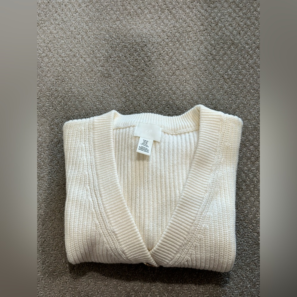 H&M Button-Up Cardigan - Picture 6 of 6